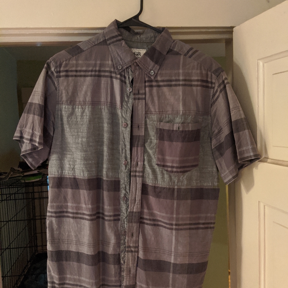 Short sleeve button up